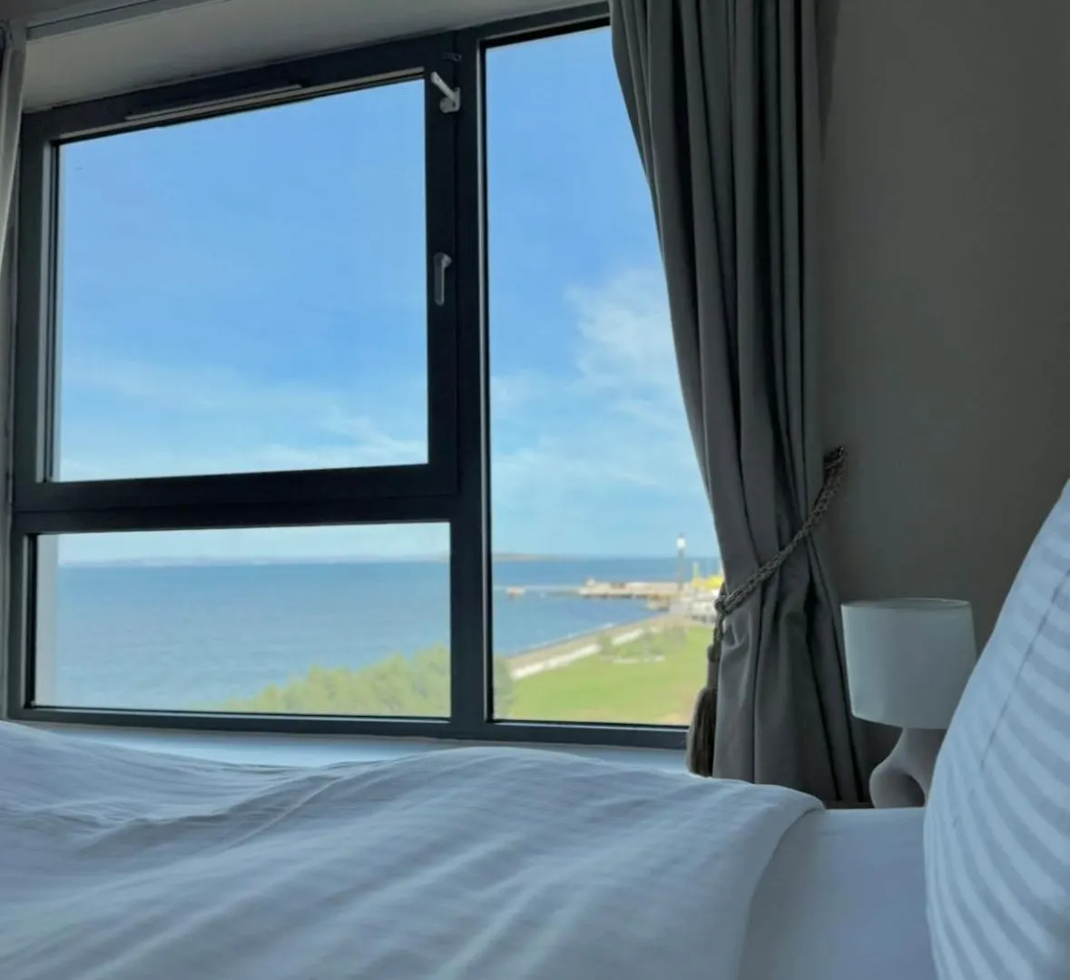 Modern Two Bedroom Apartment Edinburgh